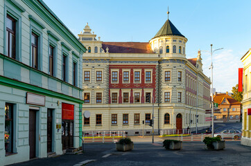 Fototapeta na wymiar Domazlice (Taus) Tschechien, Altstadtszene Schule