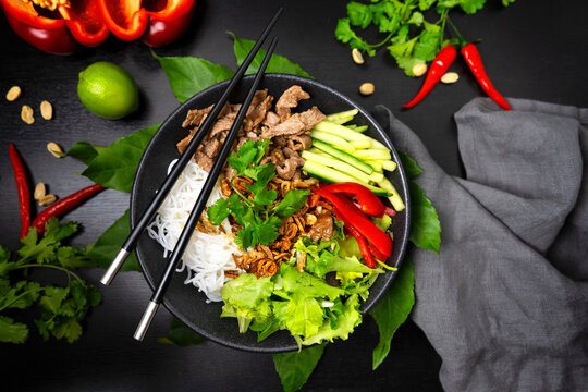 Bun Bo Nam Bo, Rice Noodle Salad, Vietnam Noodle, Reisnudelsalat mit Rindfleisch, with beef, vegetables and fish sauce