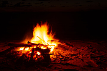 ビーチと焚き火