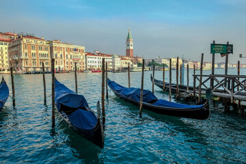 Fototapeta na wymiar Views of the Grand Canal in Venice