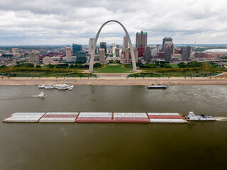 Aerial Views Of St. Louis, Missouri With The St Louis Arch - obrazy, fototapety, plakaty