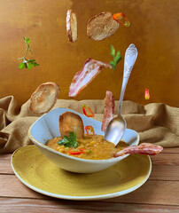 flying pumpkin soup with bacon 