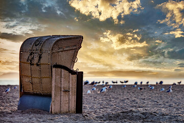 Strandkorb am frühen Morgen