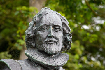 George Somers statue in Lyme Regis, Dorset. A commemorative sculpture in honour of the 16th century naval hero