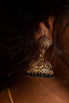 Antique gold earring- jumki 