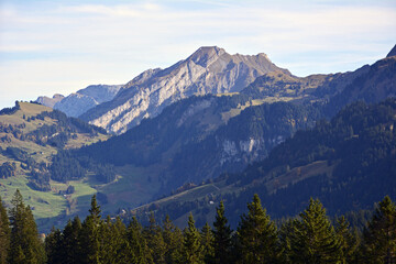 Blick aufs Fluebrig (2098m) von der Ibergeregg aus, Kanton Schwyz