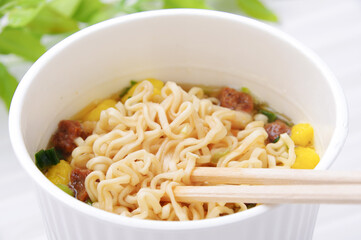 カップラーメン