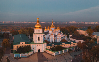 Fototapeta na wymiar st michaels golden domed monastery kiev church