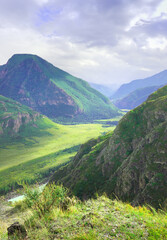 Obraz premium Altai mountains under a cloudy blue sky