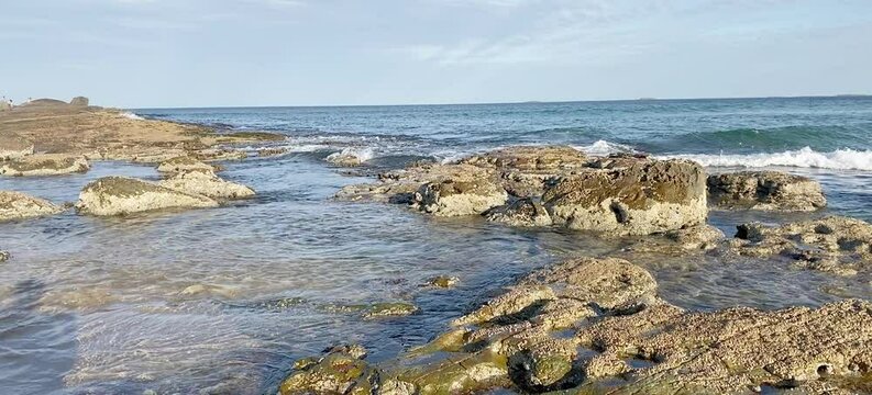 View of the beach of the Tamsin sea.