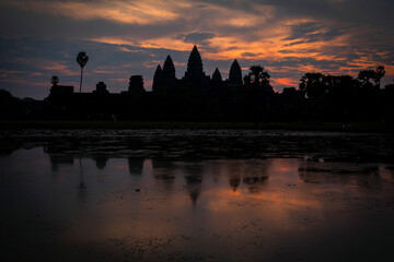Fototapeta na wymiar Ангкор-Ват — огромный индуистский храмовый комплекс в Камбодже,