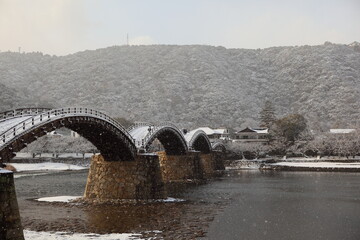 雪の錦帯橋