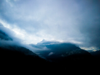 Cielo nuvoloso sulle Dolomiti