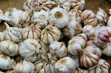 Productos frescos expuestos en el Mercado de Santiago de Compostela, La Coruña, Galicia.
