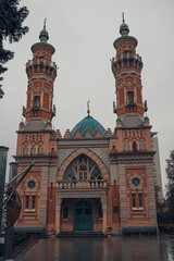 Fototapeta na wymiar Mosque vertical shot 