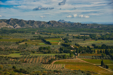 Fototapeta na wymiar Die Landschaft der Alpilles in der Provence