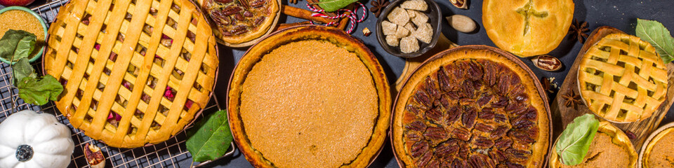 Set variety fall seasonal pies © ricka_kinamoto