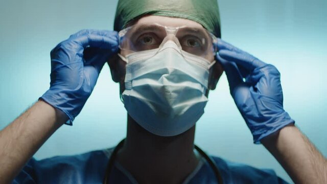 vestizione viso medico sala operatoria