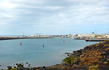 Marina y puerto pesquero de Naos en Arrecife Lanzarote. Puerto deportivo de Arrecife en Lanzarote,...