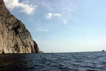 Fototapeta na wymiar rock on the sea