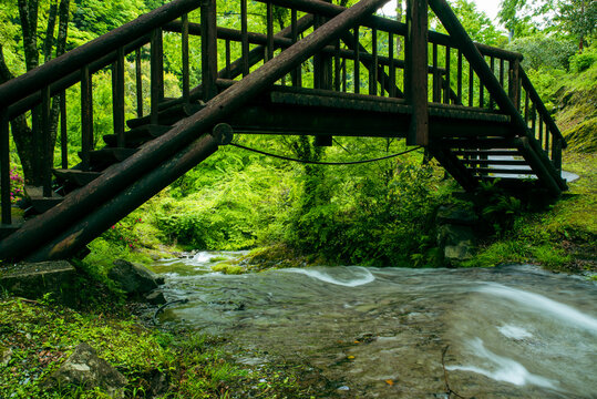 福岡県八女市矢部村の秘境「杣の里」を流れる八女川上流の風景
