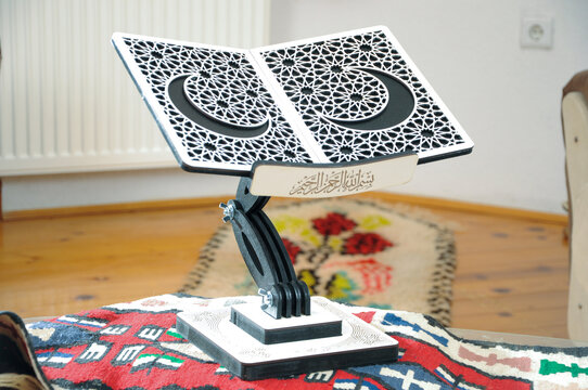 Wooden Quran (book) Stand