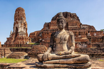 Wat Mahathat temple in Ayutthaya - obrazy, fototapety, plakaty