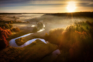 Radunia river meanders in the autumnal scenery before sunrise, Kashubia. Poland - obrazy, fototapety, plakaty