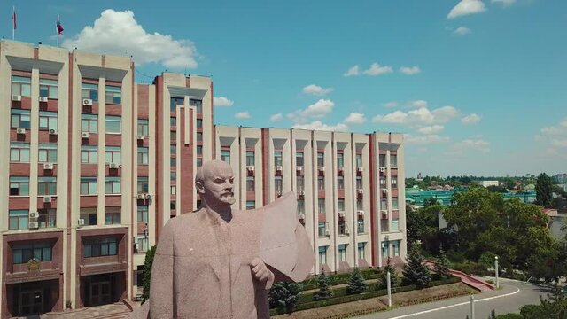 Pridnestrovie Tiraspol - Lenin Monument Close Flight Drone