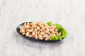 White canned beans for vegan suisine