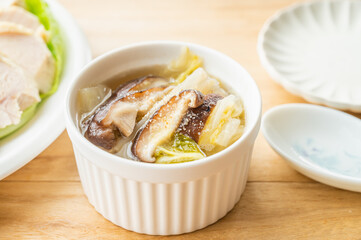 鶏と野菜のスープ
