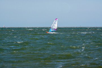 Extreem watersport in cold water of North Sea