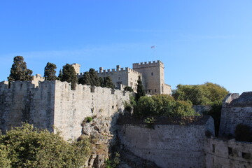 Steinmauer des Großmeisterpalasts in Rhodos Stadt