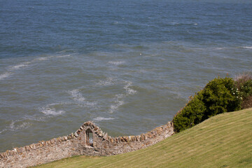Obraz premium Seaside ruins in Howth, Ireland
