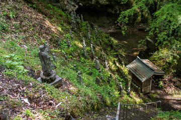 福岡県東峰村岩屋神社の地蔵群