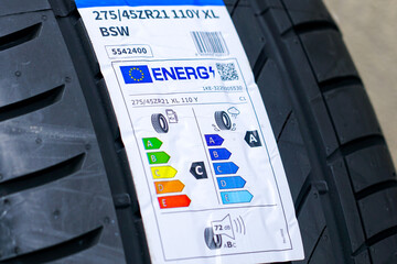 new EU tire labelling with information about level of noise, braking distance and fuel efficiency