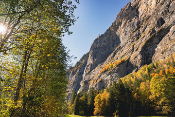 Jungfrauregion, Schidhorn, its diversity makes the region unique. Lauterbrunnen is just as charming in summer as it is in winter. Hiking fans can enjoy the panorama on 300 kilometers amazing way