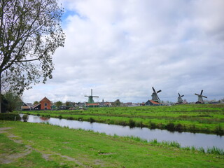 風車のある景色