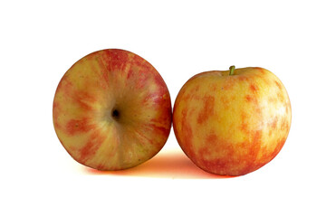 Pommes Elstar sur fond blanc