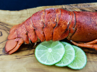 Meeresfrüchte Mahlzeit mit frisch gekochten roten Hummer