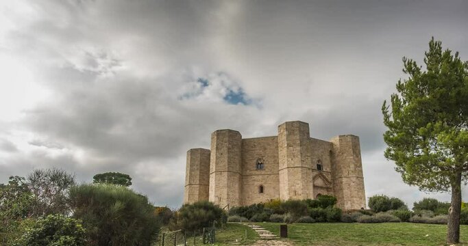 Time lapse 4k, Castel del Monte Castle in Andria in Puglia.
Hyperlapse