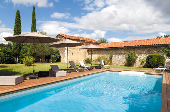 PISCINE DANS LE SUD DE LA FRANCE
