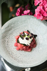 Tuna tartare with fresh cheese