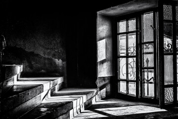 schody, okno, światło, cień