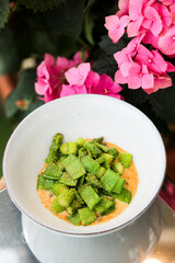 Green beans with coconut curry sauce