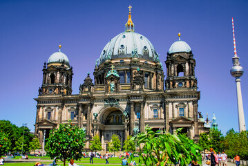 The mighty Berliner Dom, one of the citys biggest cathedrals. Behind it the Berliner Fernsehturm. © StellaSalander