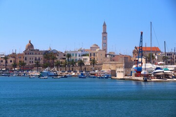 Fototapeta na wymiar Bari skyline, Italy