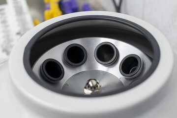 centrifuga laboratorio clínico