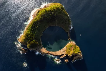 Keuken spatwand met foto Green island with lagoon in sea © kegfire