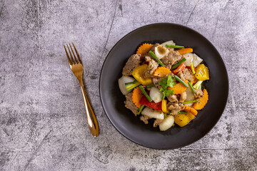 stir fried with black pepper & onion & chilli